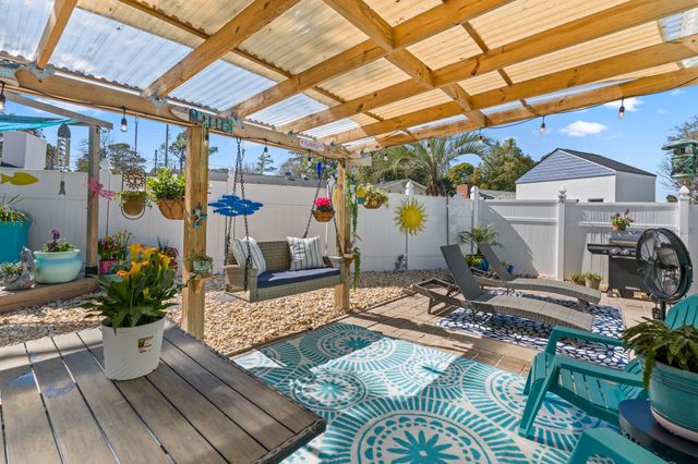 913 Charles St., North Myrtle Beach, SC 29582