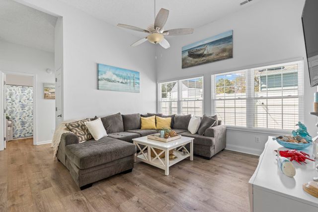 913 Charles St., North Myrtle Beach, SC 29582