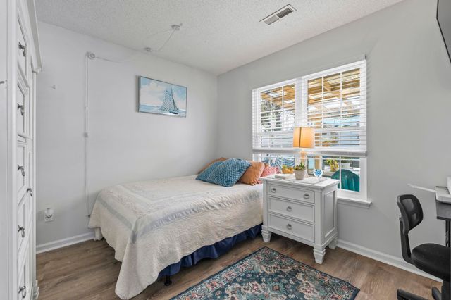 913 Charles St., North Myrtle Beach, SC 29582