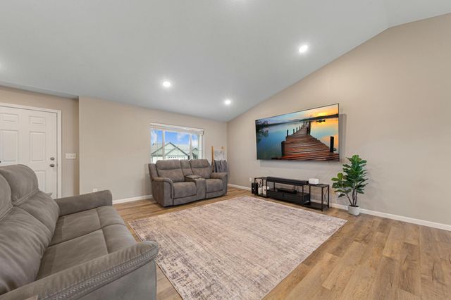 902 Emily Court NE, Montgomery, MN 56069