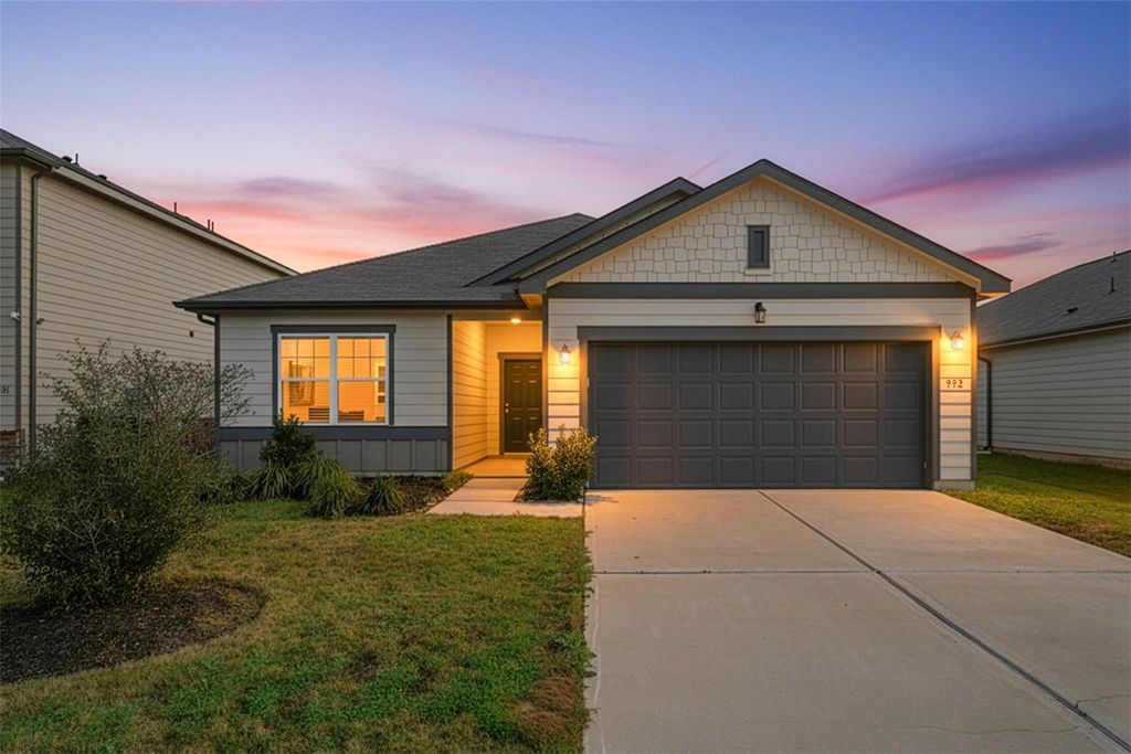 992 Blue Beech Lane, Brookshire, TX 77423