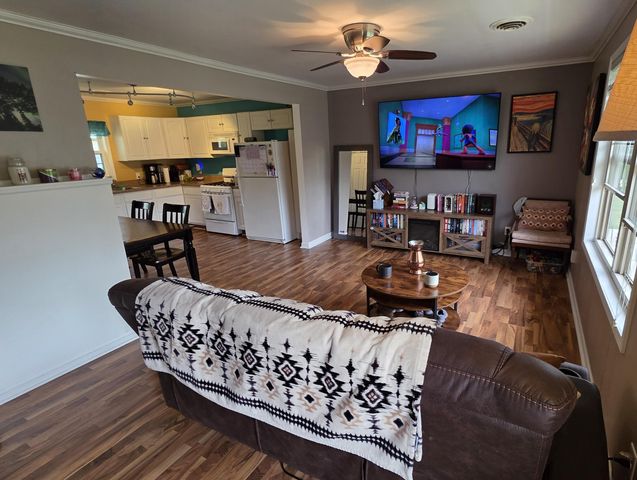 850 S Wisconsin Street, Hobart, IN 46342