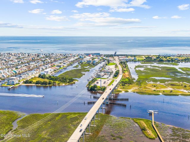7227 Beach Drive SW, Ocean Isle Beach, NC 28469