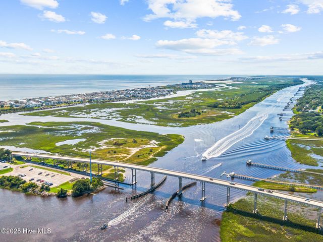 7227 Beach Drive SW, Ocean Isle Beach, NC 28469