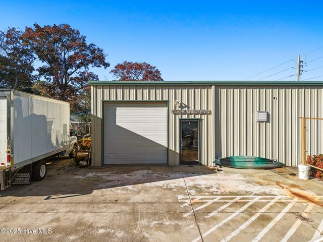 7227 Beach Drive SW, Ocean Isle Beach, NC 28469