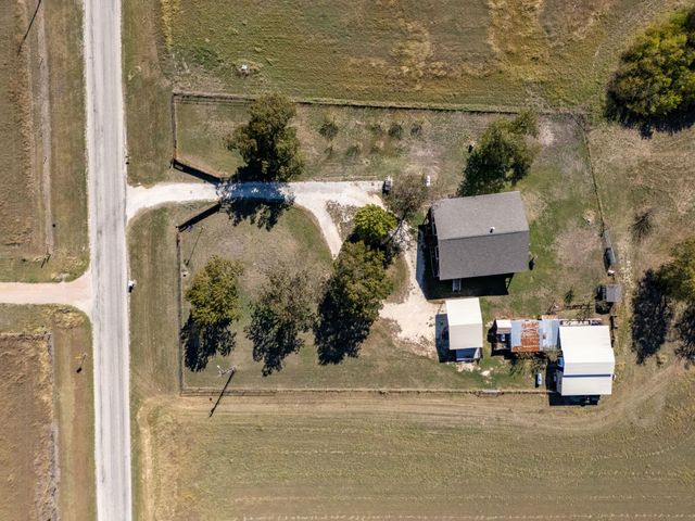 1150 County Road 432, Taylor, TX 76574