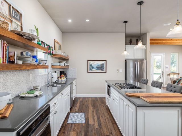 1150 County Road 432, Taylor, TX 76574