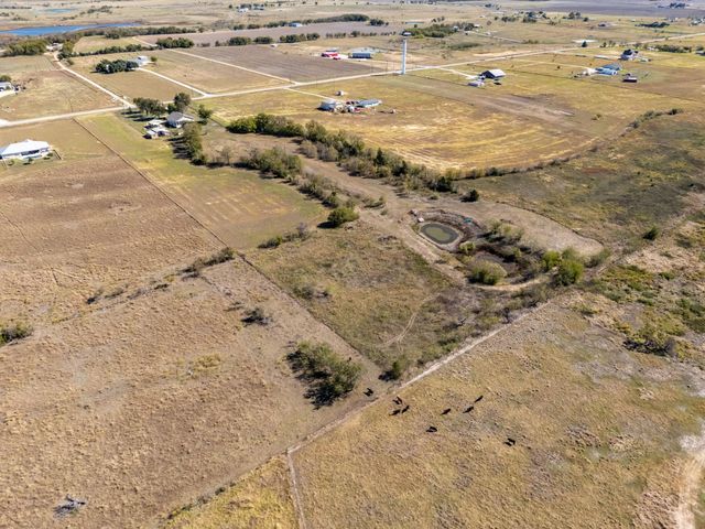 1150 County Road 432, Taylor, TX 76574