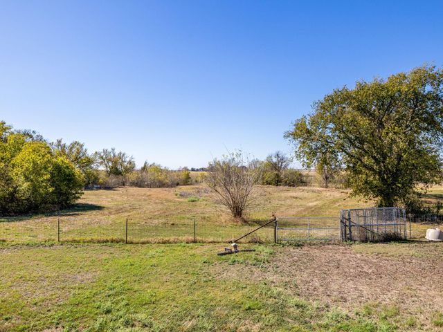 1150 County Road 432, Taylor, TX 76574