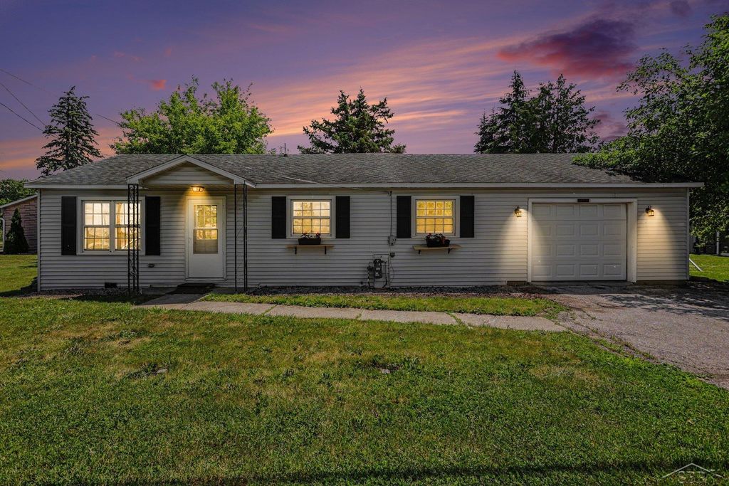 4559 2 Mile Road, Bay City, MI 48706