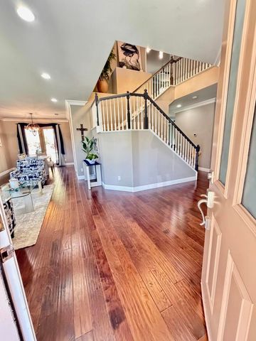 4982 Crestview Drive, Carlsbad, CA 92008
