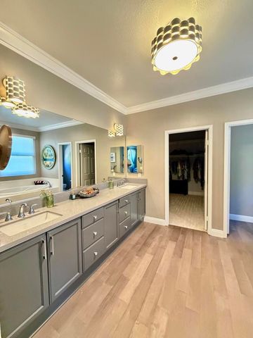 4982 Crestview Drive, Carlsbad, CA 92008