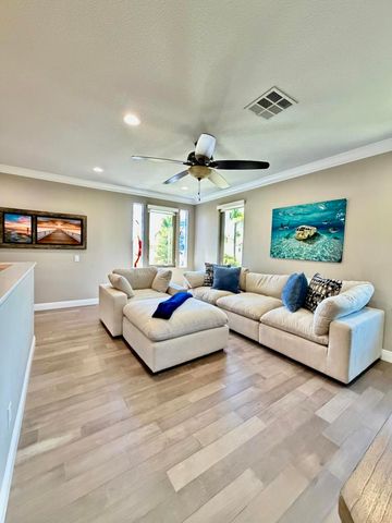 4982 Crestview Drive, Carlsbad, CA 92008