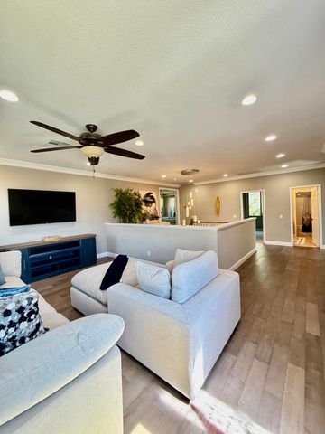 4982 Crestview Drive, Carlsbad, CA 92008