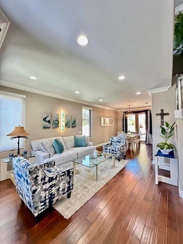 4982 Crestview Drive, Carlsbad, CA 92008