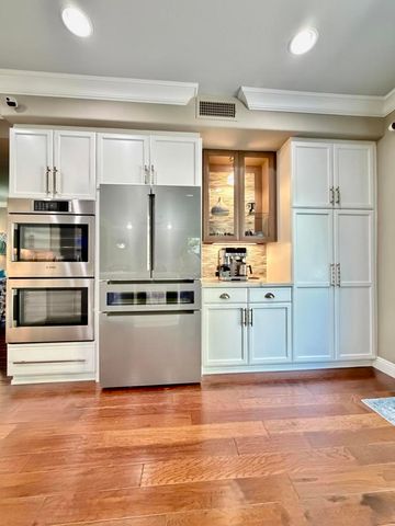 4982 Crestview Drive, Carlsbad, CA 92008