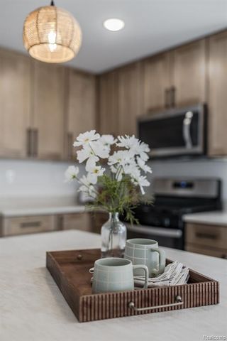 3750 Alida Avenue, Rochester Hills, MI 48309