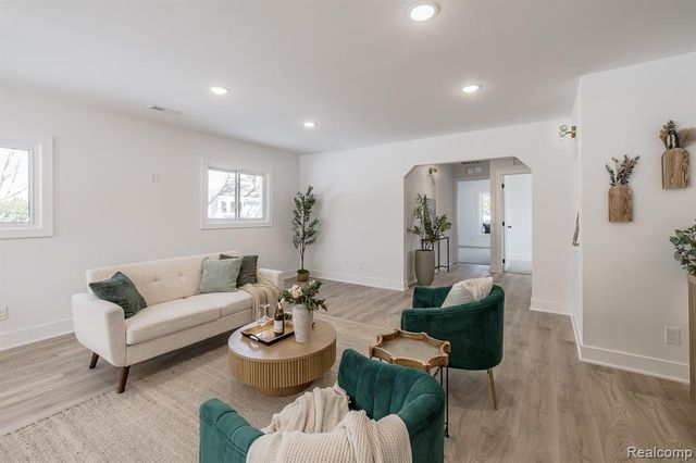 3750 Alida Avenue, Rochester Hills, MI 48309