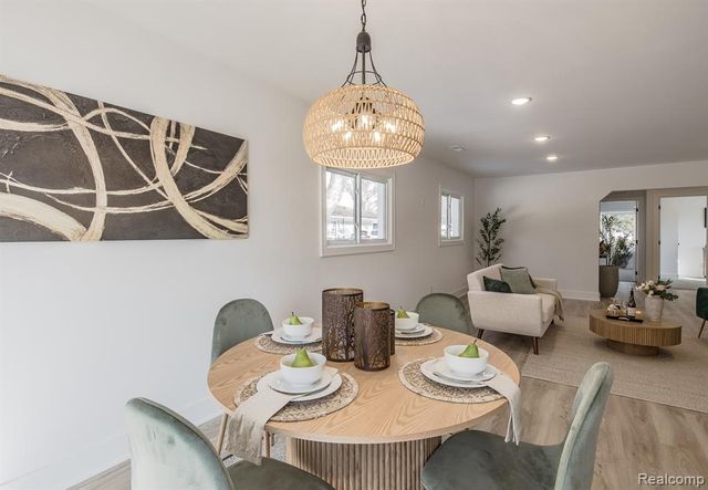 3750 Alida Avenue, Rochester Hills, MI 48309