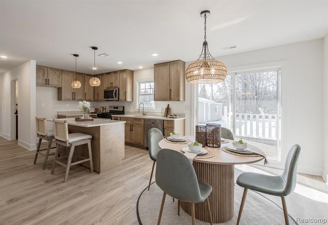 3750 Alida Avenue, Rochester Hills, MI 48309