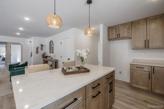 3750 Alida Avenue, Rochester Hills, MI 48309