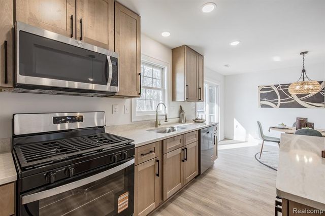 3750 Alida Avenue, Rochester Hills, MI 48309