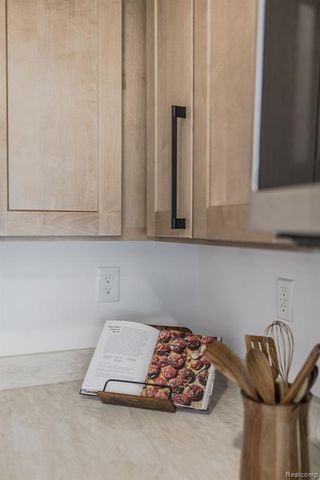 3750 Alida Avenue, Rochester Hills, MI 48309