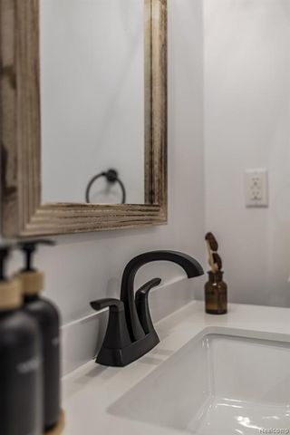 3750 Alida Avenue, Rochester Hills, MI 48309