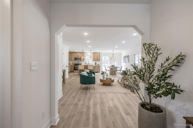 3750 Alida Avenue, Rochester Hills, MI 48309