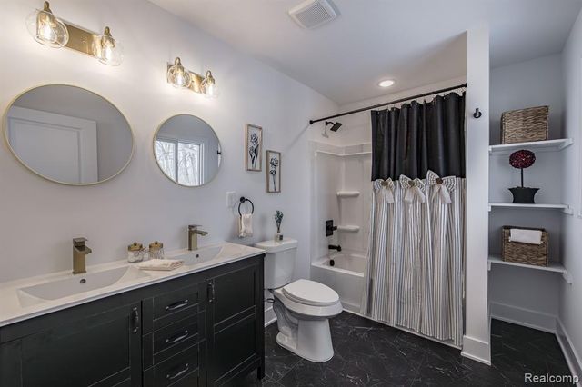 3750 Alida Avenue, Rochester Hills, MI 48309