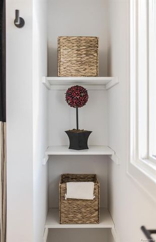 3750 Alida Avenue, Rochester Hills, MI 48309