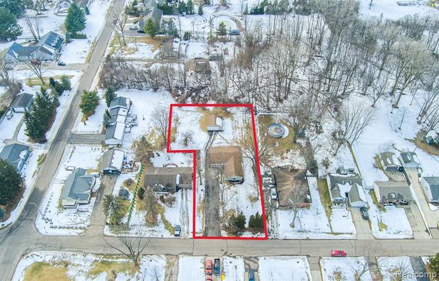 3750 Alida Avenue, Rochester Hills, MI 48309