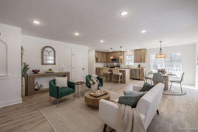 3750 Alida Avenue, Rochester Hills, MI 48309