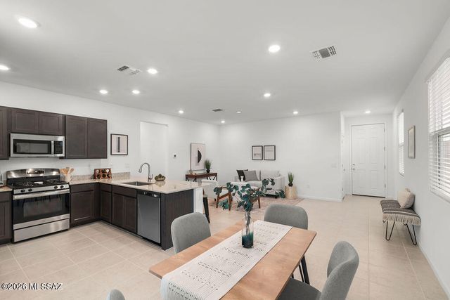 8713 E Creamy Cliffrose Trail, Vail, AZ 85641