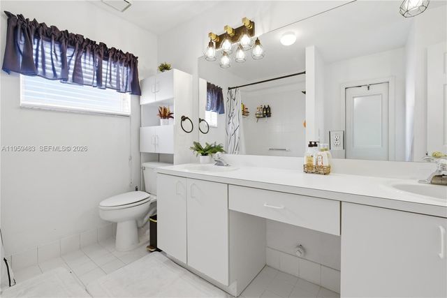 18427 NW 9th Ct, Pembroke Pines, FL 33029