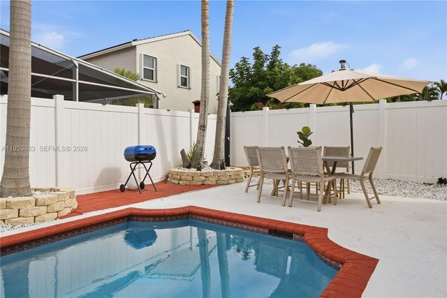 18427 NW 9th Ct, Pembroke Pines, FL 33029