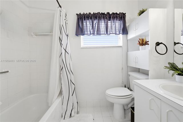 18427 NW 9th Ct, Pembroke Pines, FL 33029