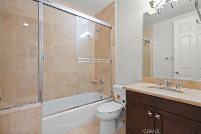 143 N Arnaz Drive 102, Beverly Hills, CA 90211