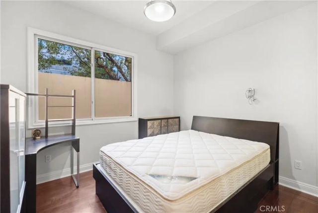 143 N Arnaz Drive 102, Beverly Hills, CA 90211