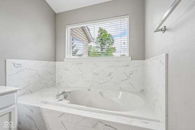 1152 Longwell Lane, Indianapolis, IN 46240