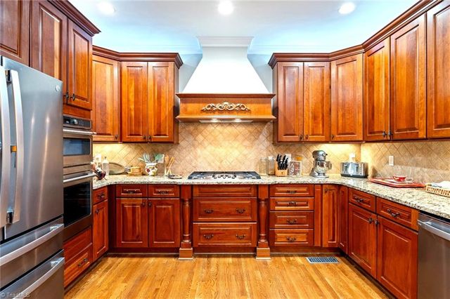 7809 Charles Place Drive, Kernersville, NC 27284