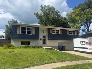 125 Fairview Drive, St. Charles, IL 60174