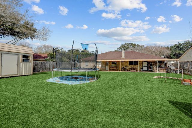 1904 Chapel Heights Drive, Wharton, TX 77488