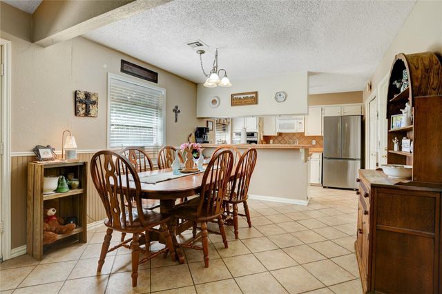 1904 Chapel Heights Drive, Wharton, TX 77488