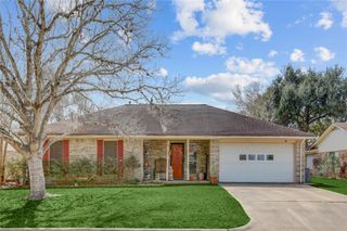 1904 Chapel Heights Drive, Wharton, TX 77488