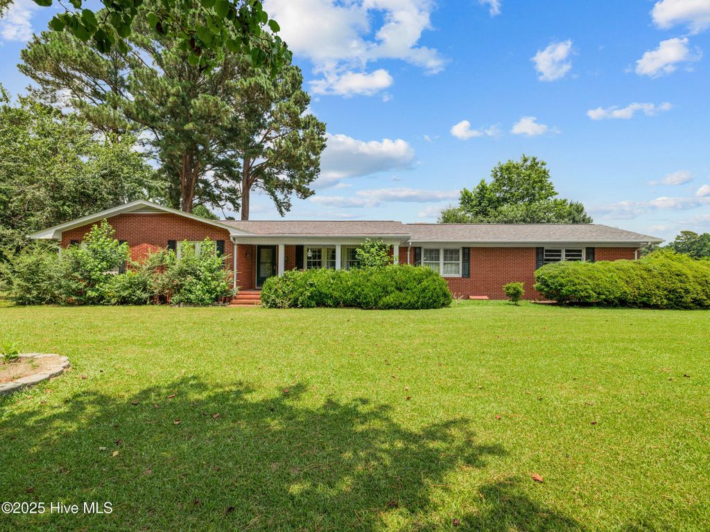 238 N Nc-111, Beulaville, NC 28518