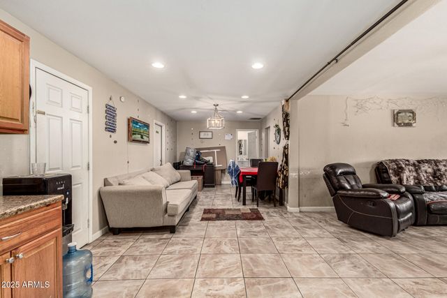 3501 W GEORGIA Avenue, Phoenix, AZ 85019