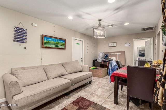 3501 W GEORGIA Avenue, Phoenix, AZ 85019