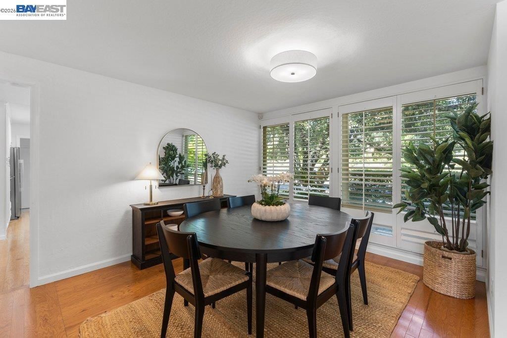Image 13 of property listing at 3180 Roundhill Rd, Alamo, CA 94507