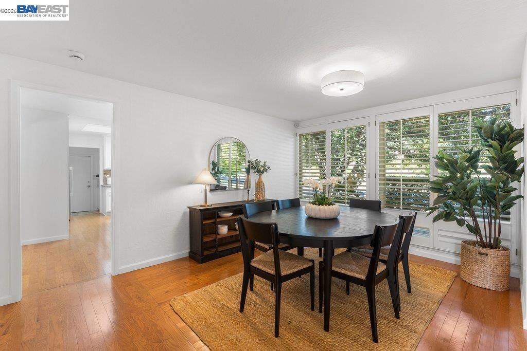 Image 14 of property listing at 3180 Roundhill Rd, Alamo, CA 94507